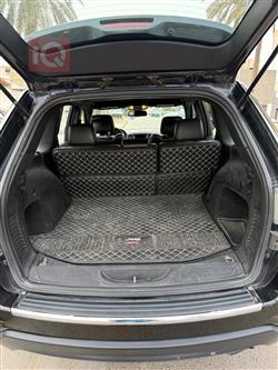 جیپ گراند شیرۆکی